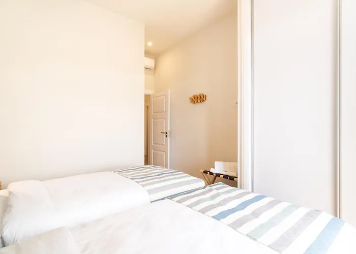 Solar Do Ilheuzinho * Câmara de Lobos